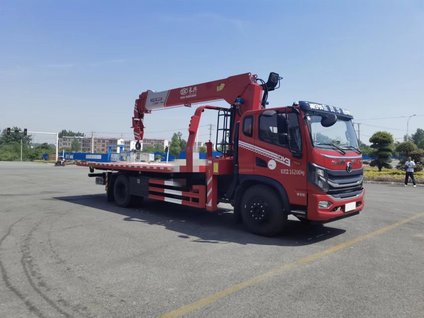 東風DV3清障帶吊機清障車